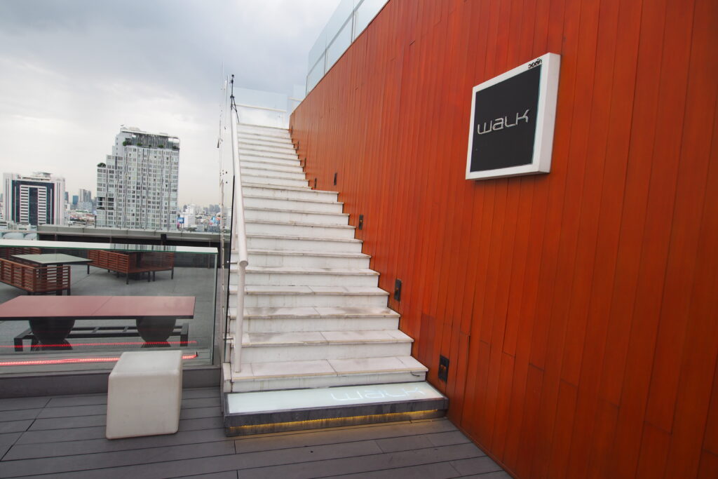 ウォーク・ルーフトップバー