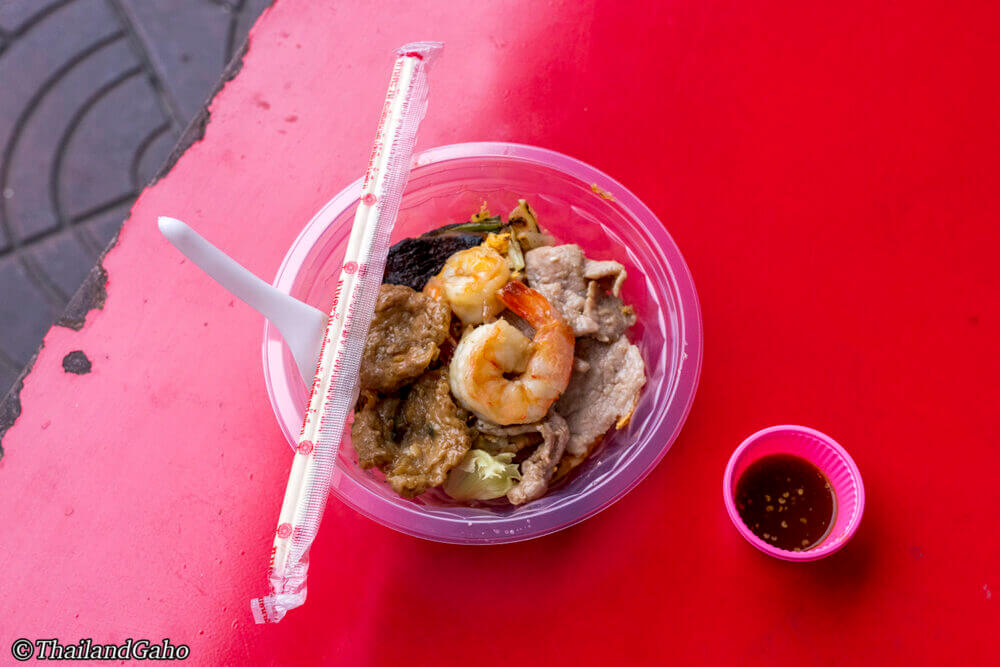 ジェーベン オデオン ：バンコク中華街門の名物炒め麺