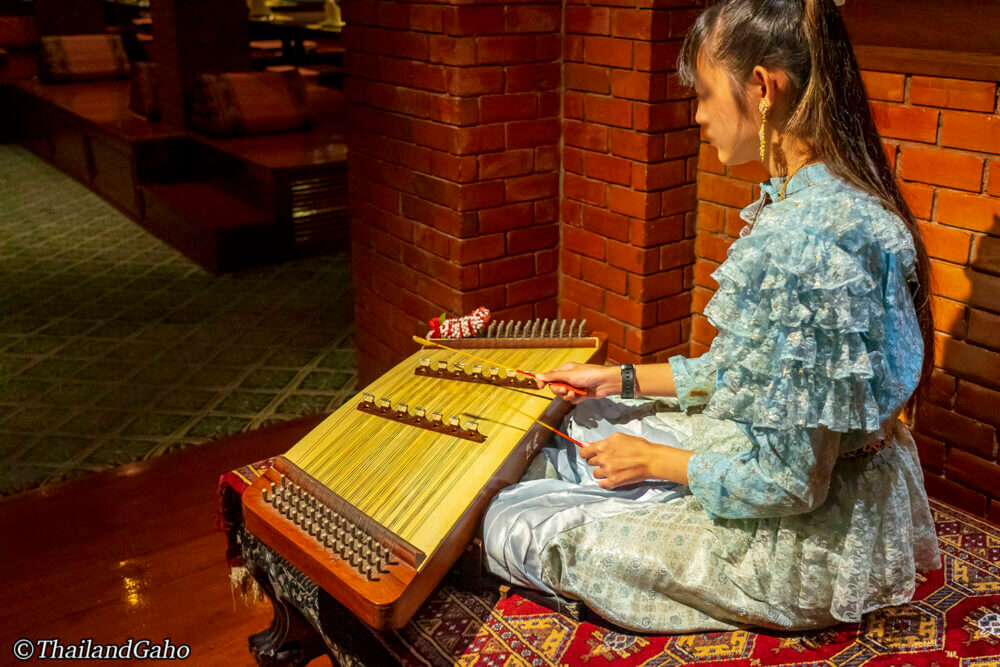 タイ　伝統楽器　キム
