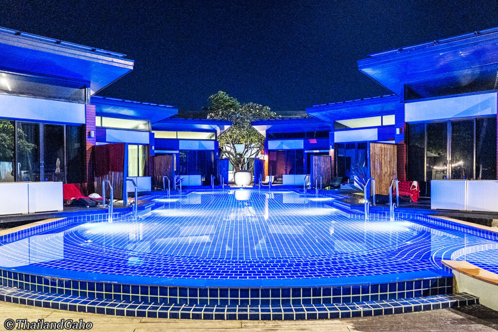 Aava Resort プール