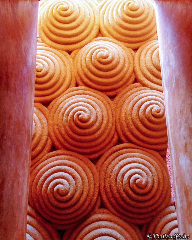 レック・ブンナーク　建築家