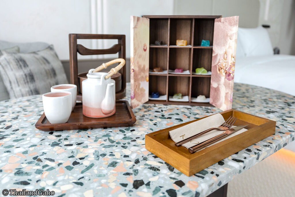 おしゃれなタイ菓子のティーセット