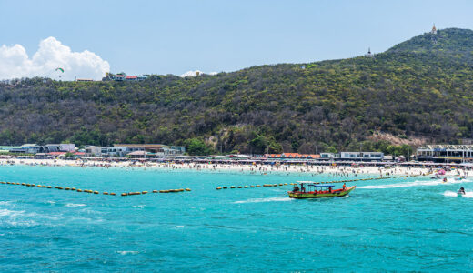 パタヤの離島・ラン島へ。バンコクから手軽に行けるクリスタルブルーの海