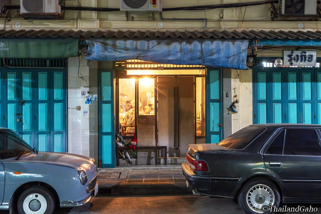 予約困難店　ロー・リビングスペース